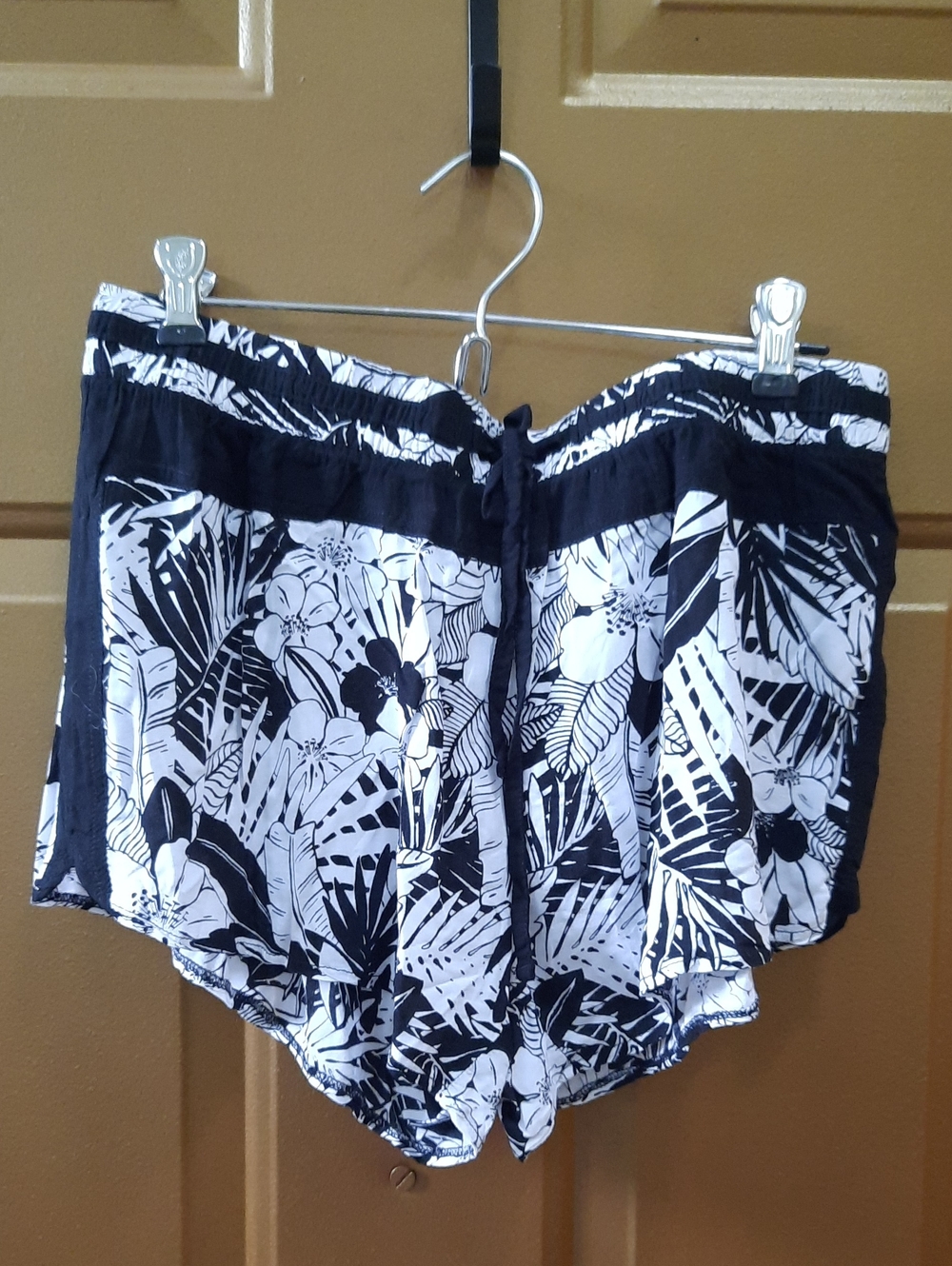 Tommy Bahama Black & White Tropical Floral Drawstring Pajama Shorts